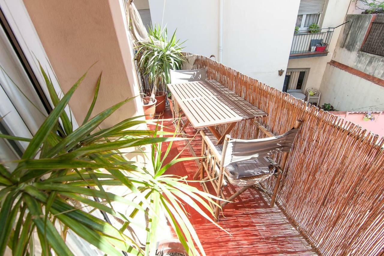 Three Bedroom Apartment In Sants Barcelona Exterior photo