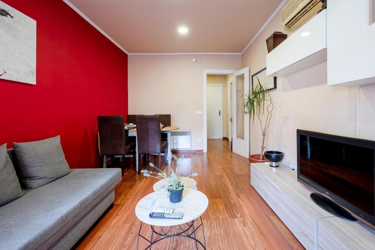 Three Bedroom Apartment In Sants Barcelona Exterior photo