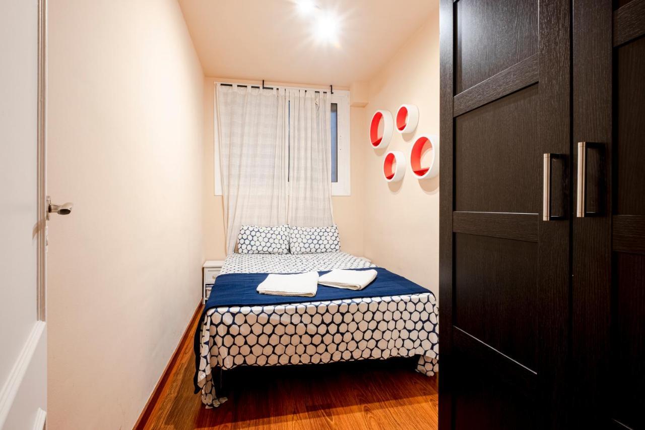 Three Bedroom Apartment In Sants Barcelona Exterior photo