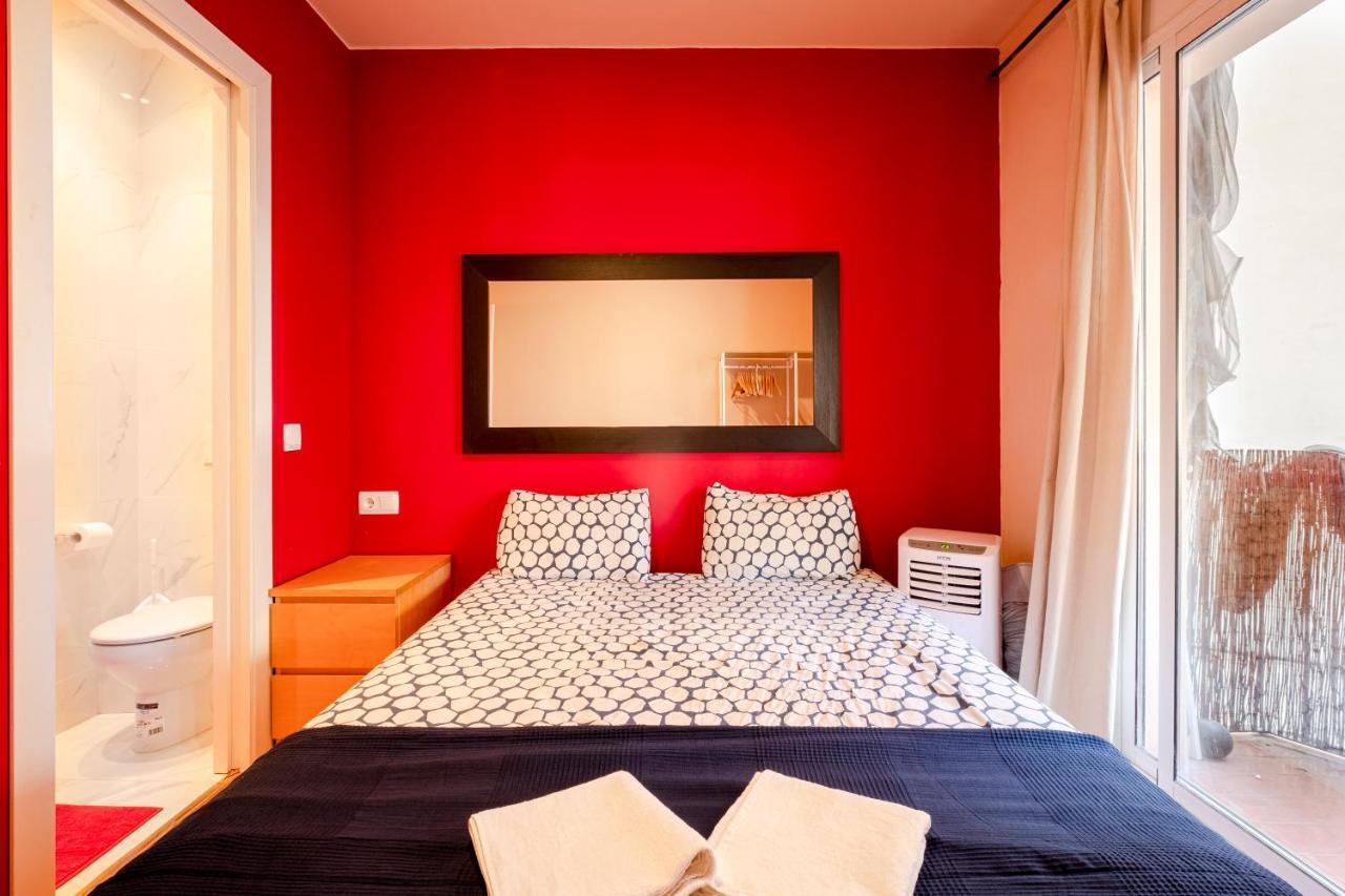 Three Bedroom Apartment In Sants Barcelona Exterior photo