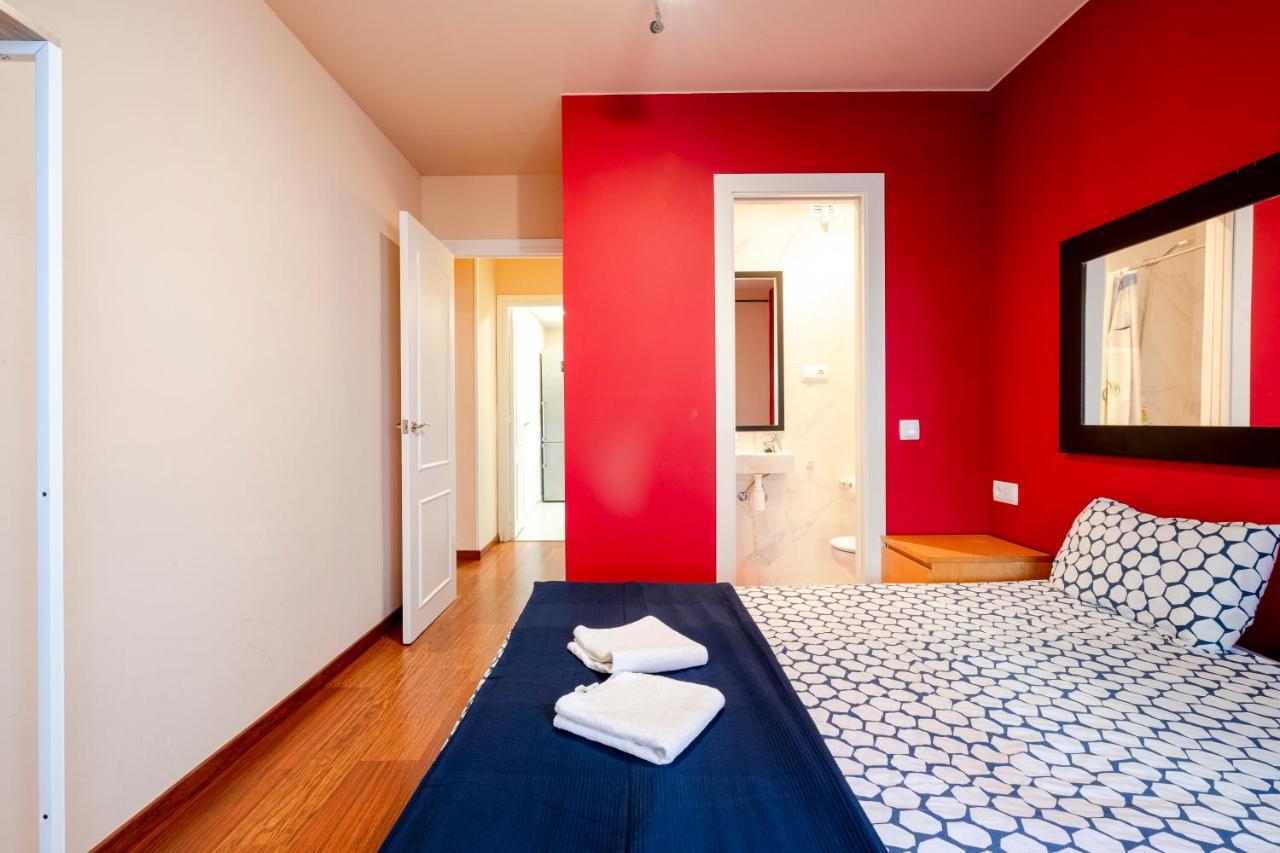 Three Bedroom Apartment In Sants Barcelona Exterior photo