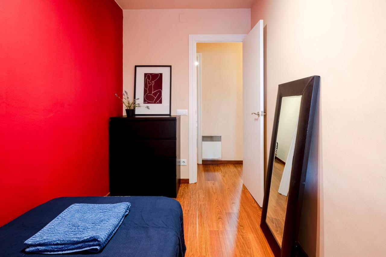 Three Bedroom Apartment In Sants Barcelona Exterior photo
